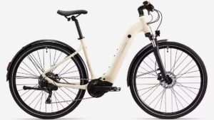 VTC à moteur central et cadre bas Decathlon Rockrider E-ACTV 500